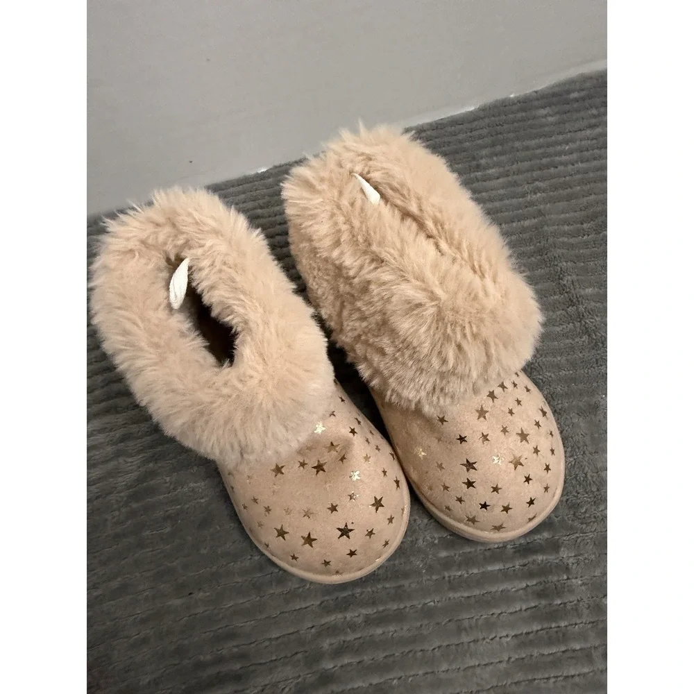 Little Grils Size 6 White Mountain Boots
